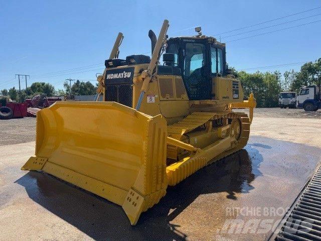 Komatsu D65EX-18 Buldožerji goseničarji