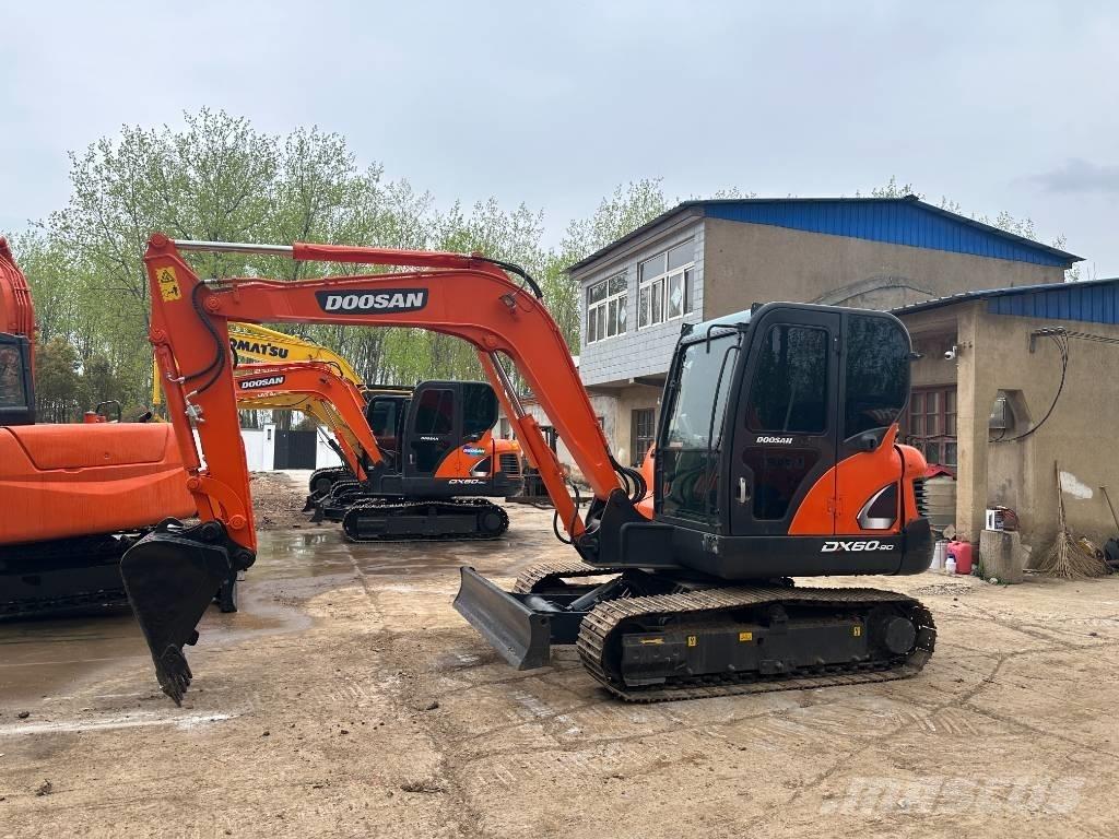 Doosan DX60 Bagri goseničarji