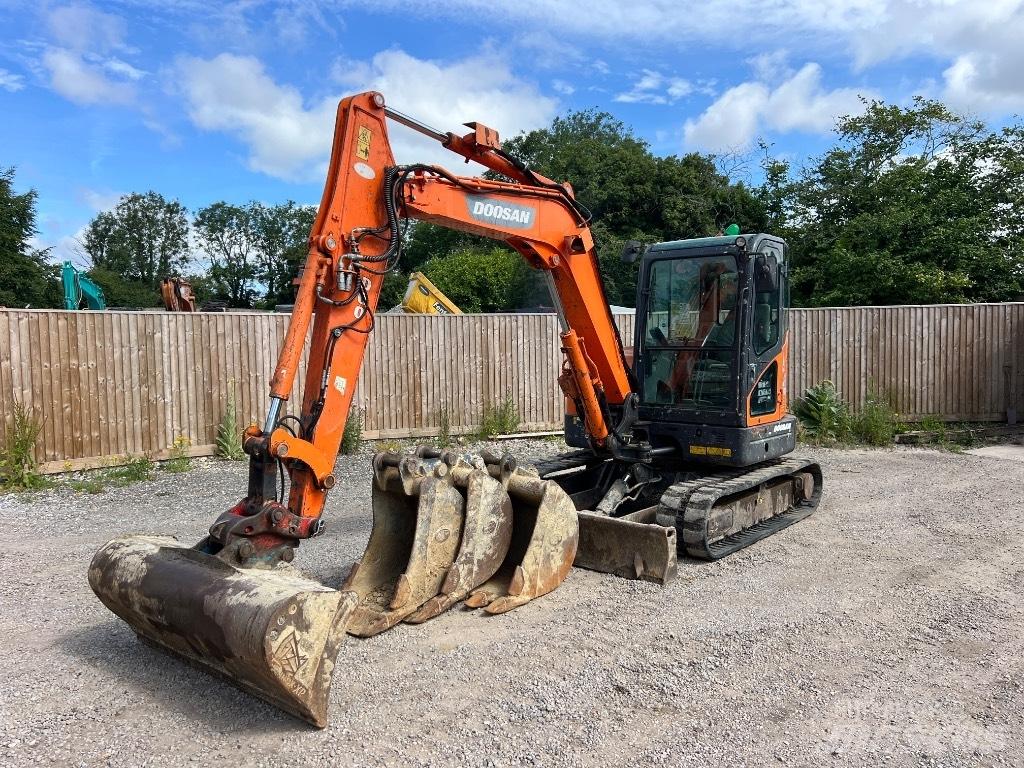 Doosan DX 63-3 Mini bagri <7t