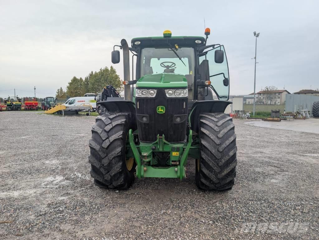 John Deere 7230 R Traktorji