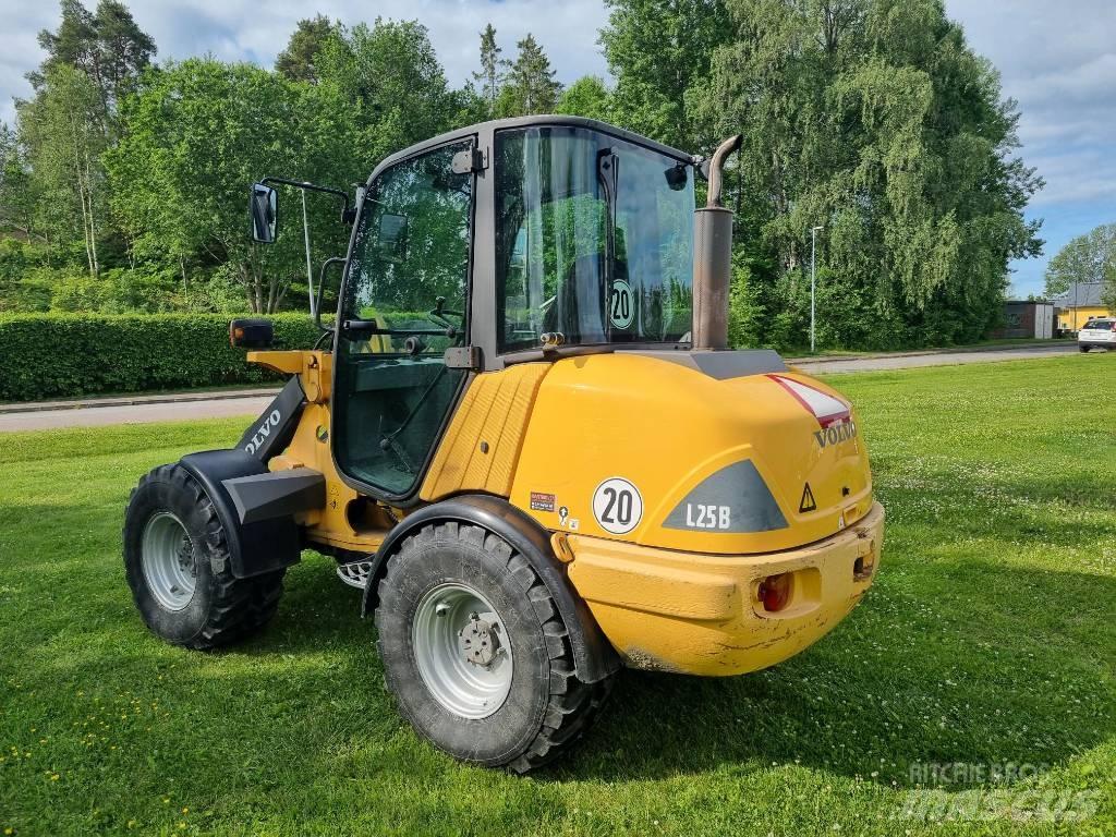 Volvo L25B Skid steer mini nakladalci