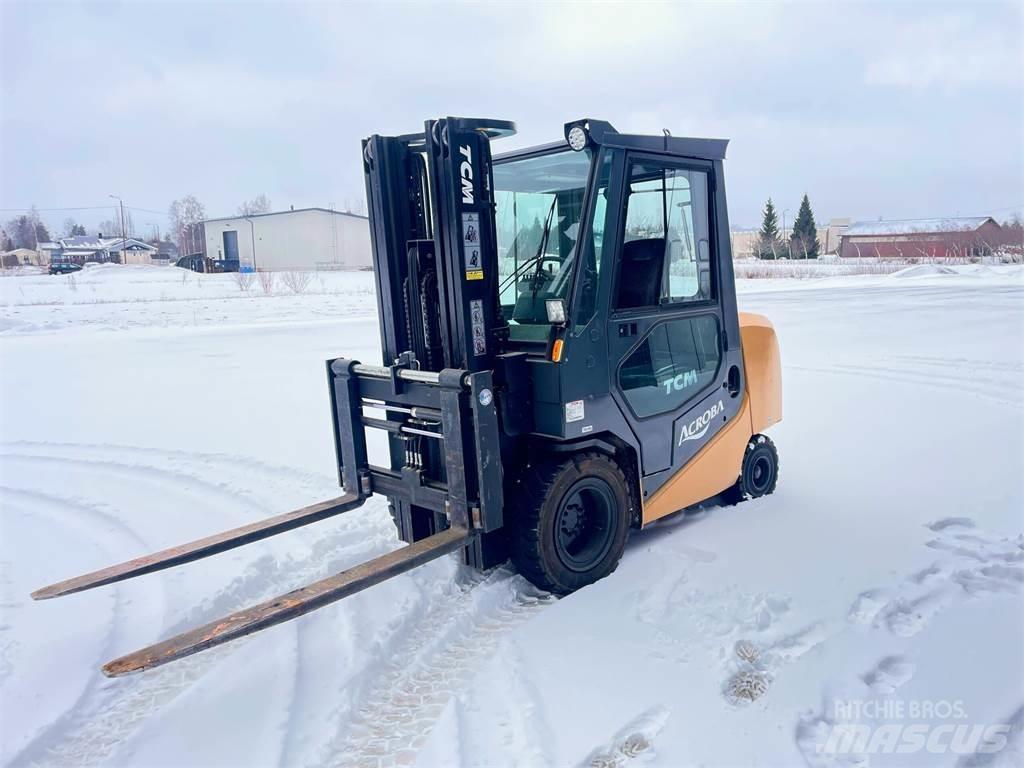 TCM FA 30D ACROBA Dizelski viličarji