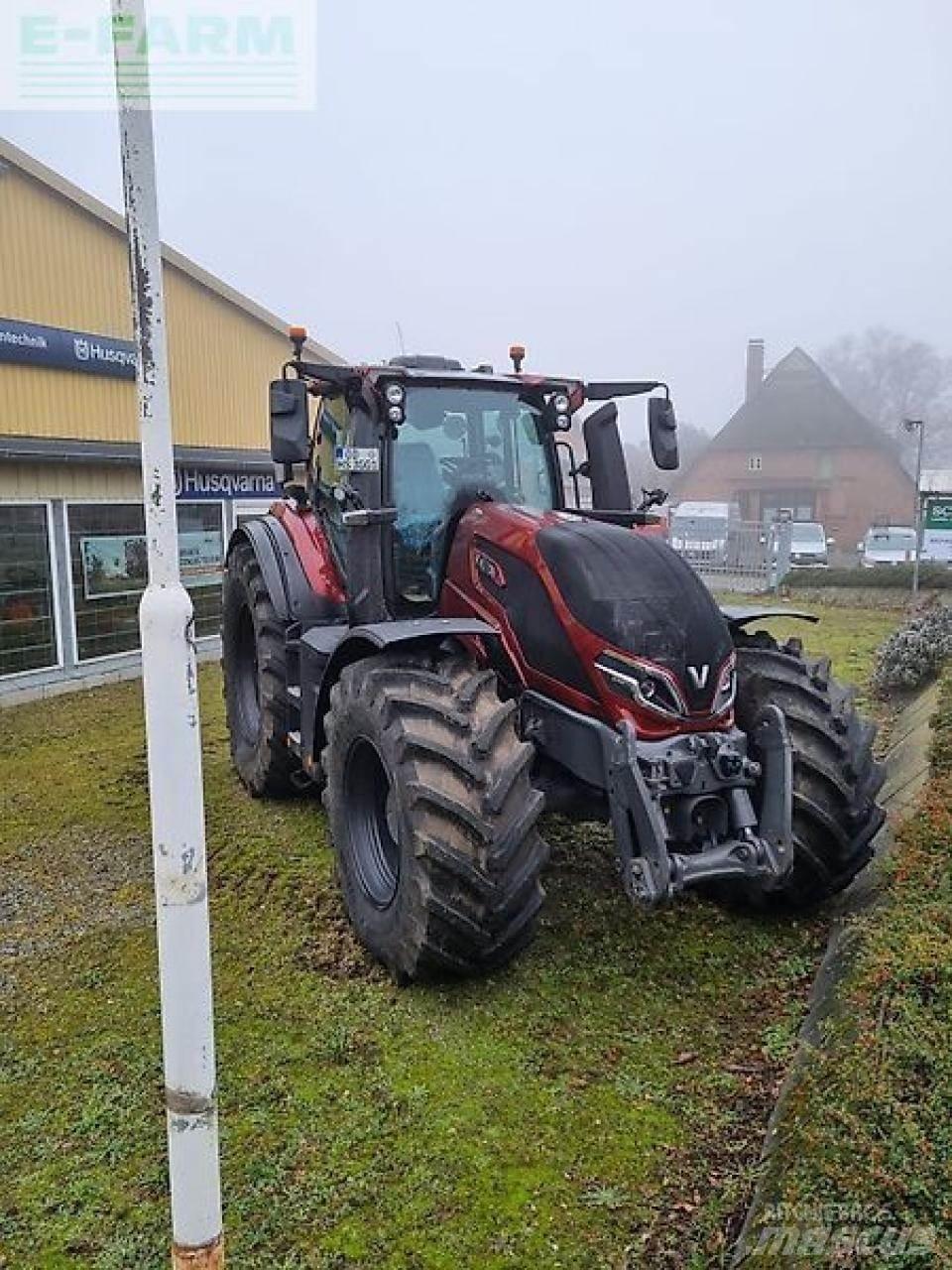 Valtra q 265 Traktorji