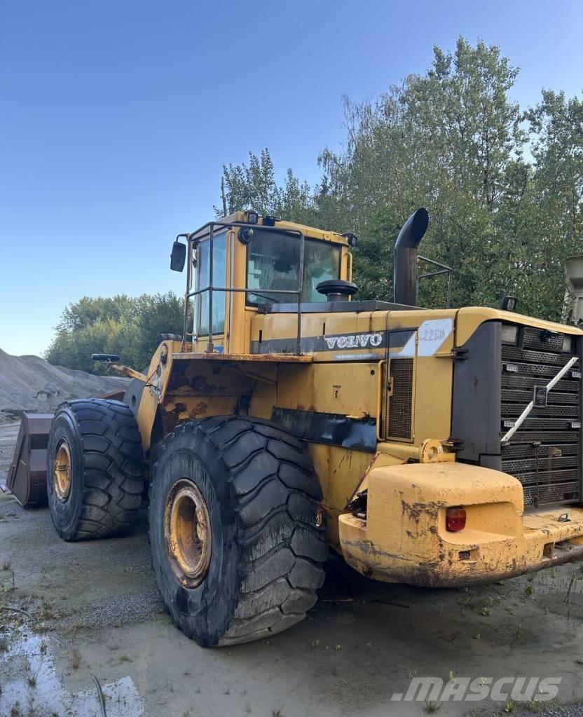 Volvo L 220 D Kolesni nakladalci