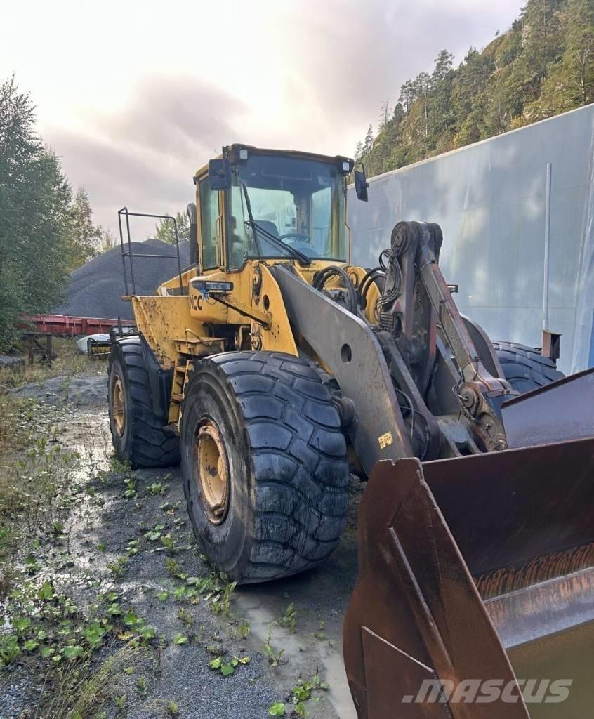 Volvo L 220 D Kolesni nakladalci