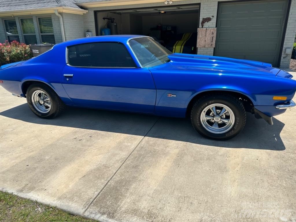 Chevrolet Camaro Avtomobili