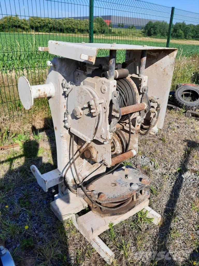 Bobcat Treuil / Winch Teleskopski viličarji