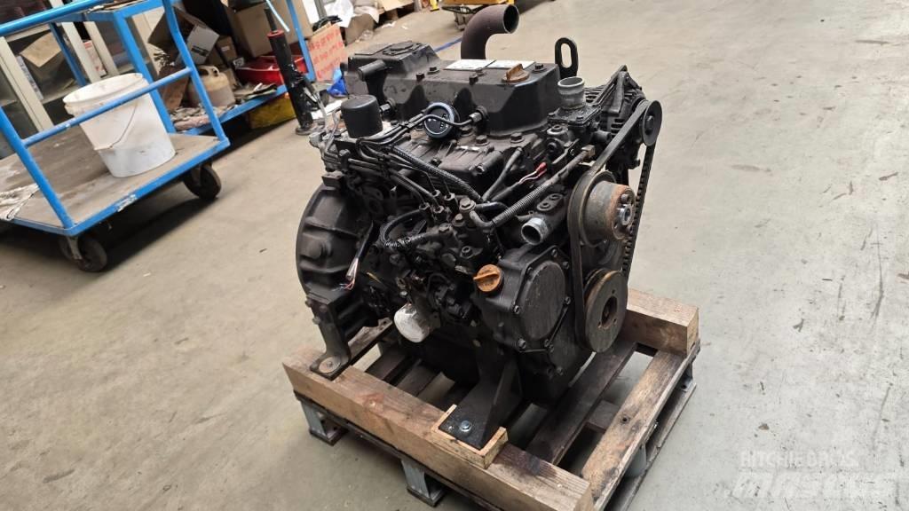 Yanmar 4TNV98 Motorji
