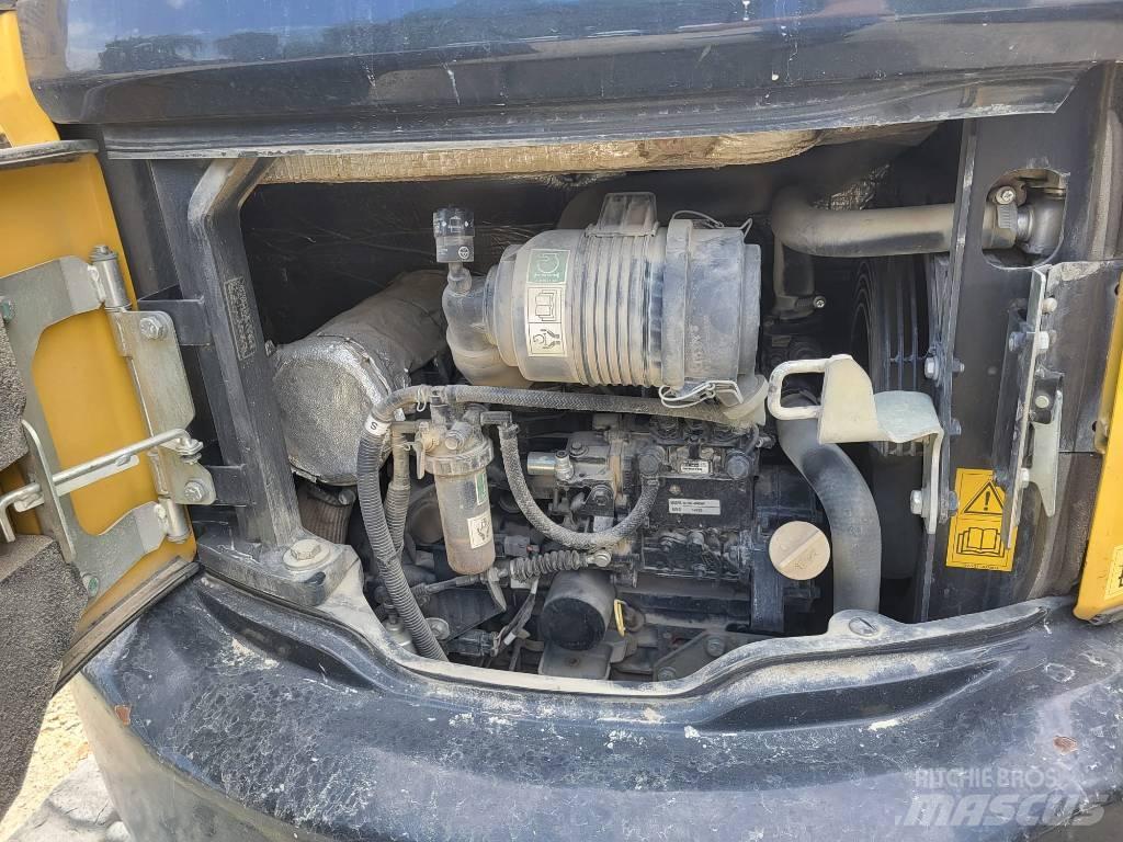 Komatsu PC26MR-3 Mini bagri <7t