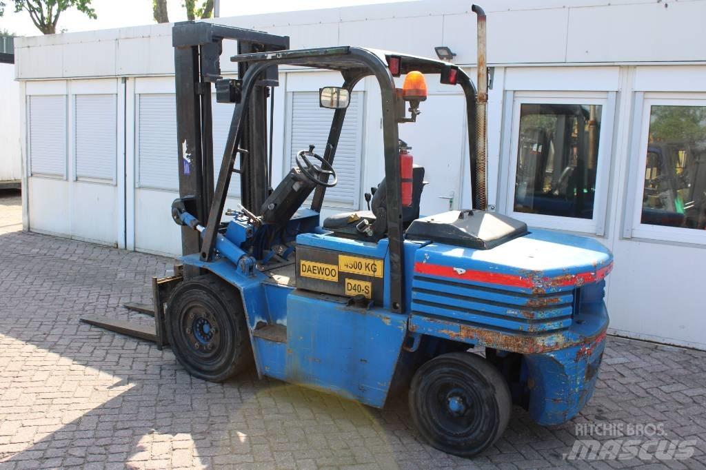 Daewoo D 40 S Dizelski viličarji