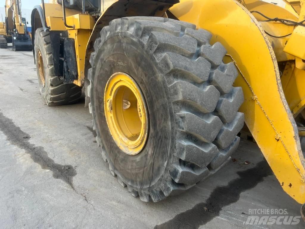 CAT 966M XE Kolesni nakladalci