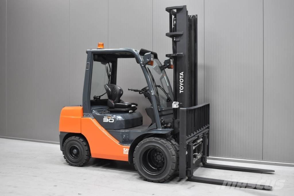 Toyota 02-8FDF30 Dizelski viličarji