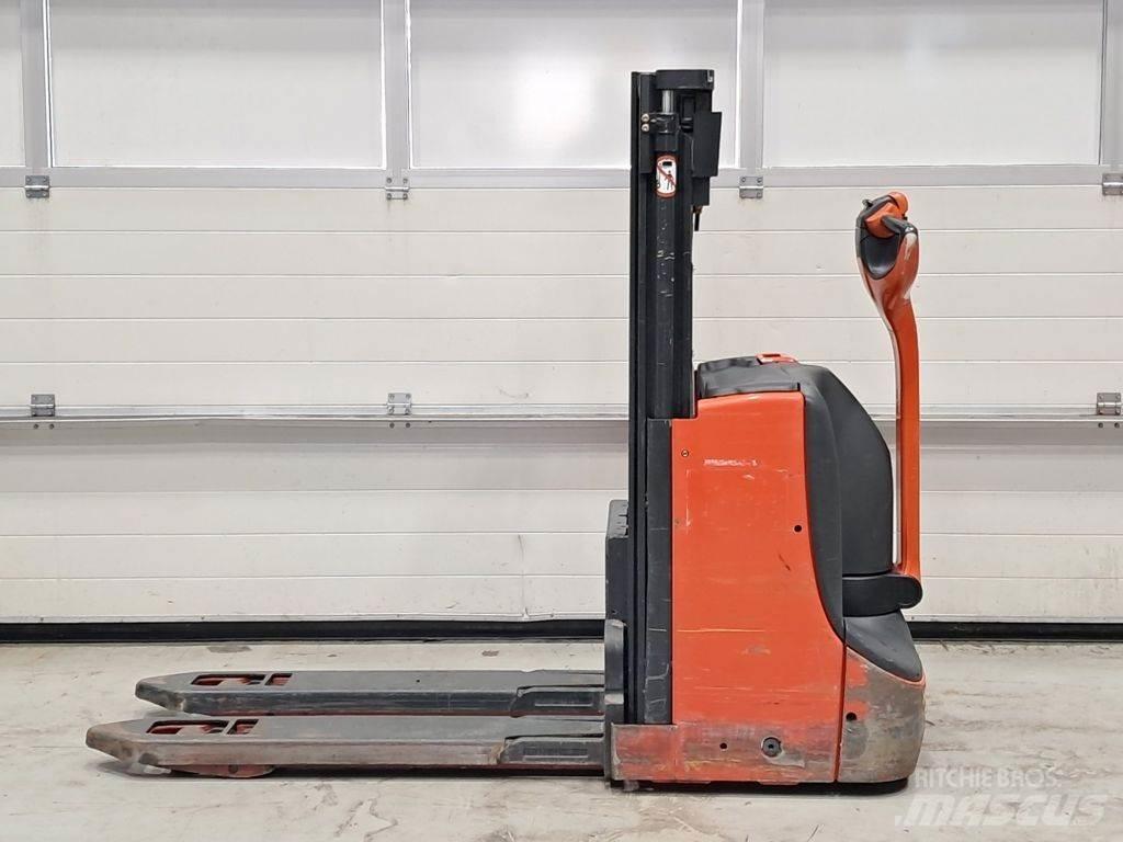 Linde D08 Ročni električni viličar