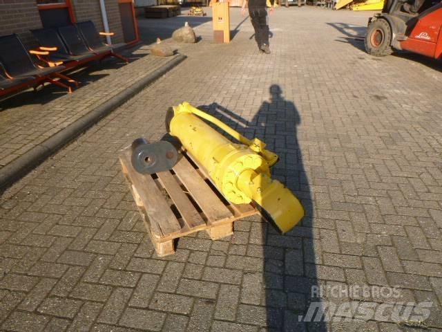 Komatsu WA600 Hidravlika