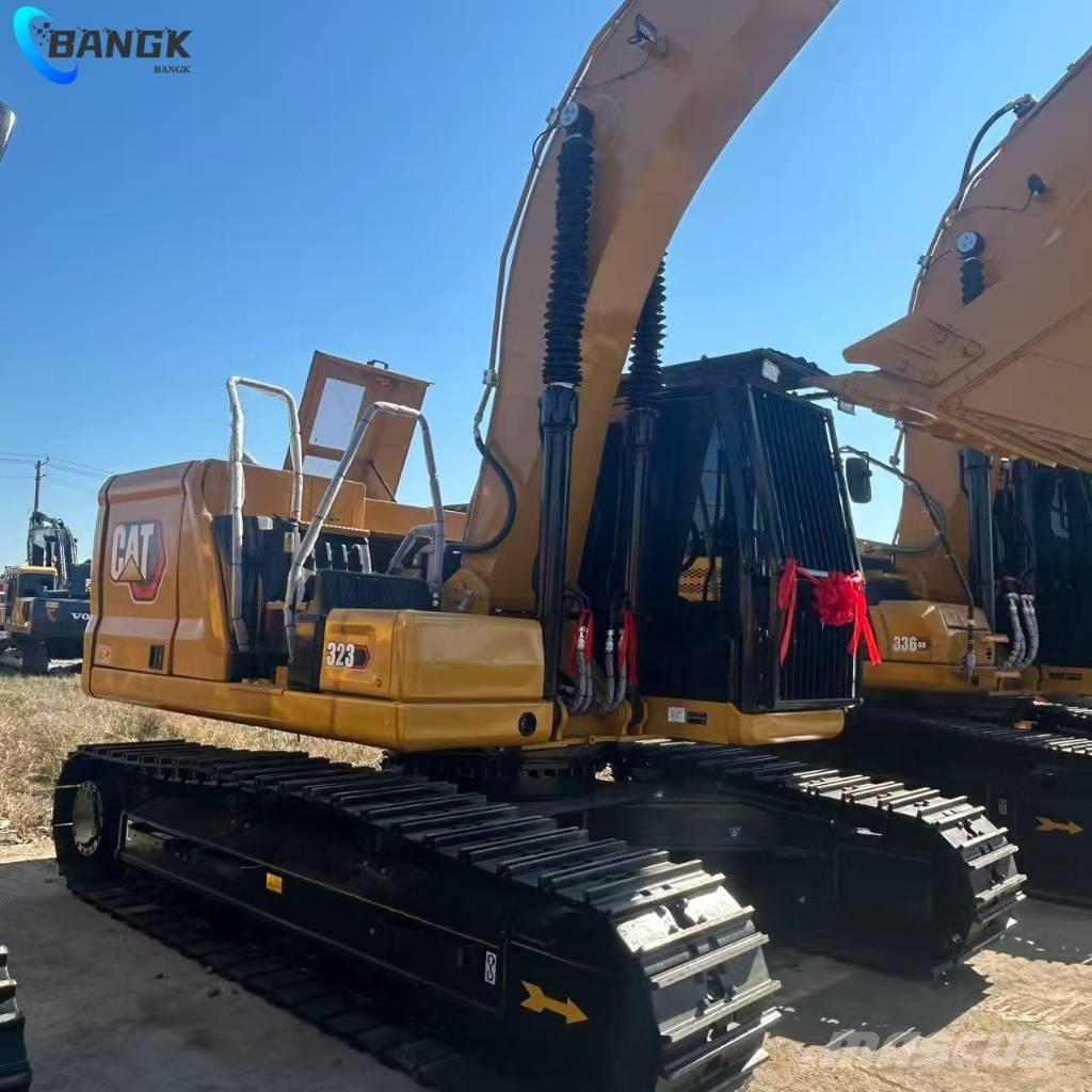 CAT 323 Bagri goseničarji