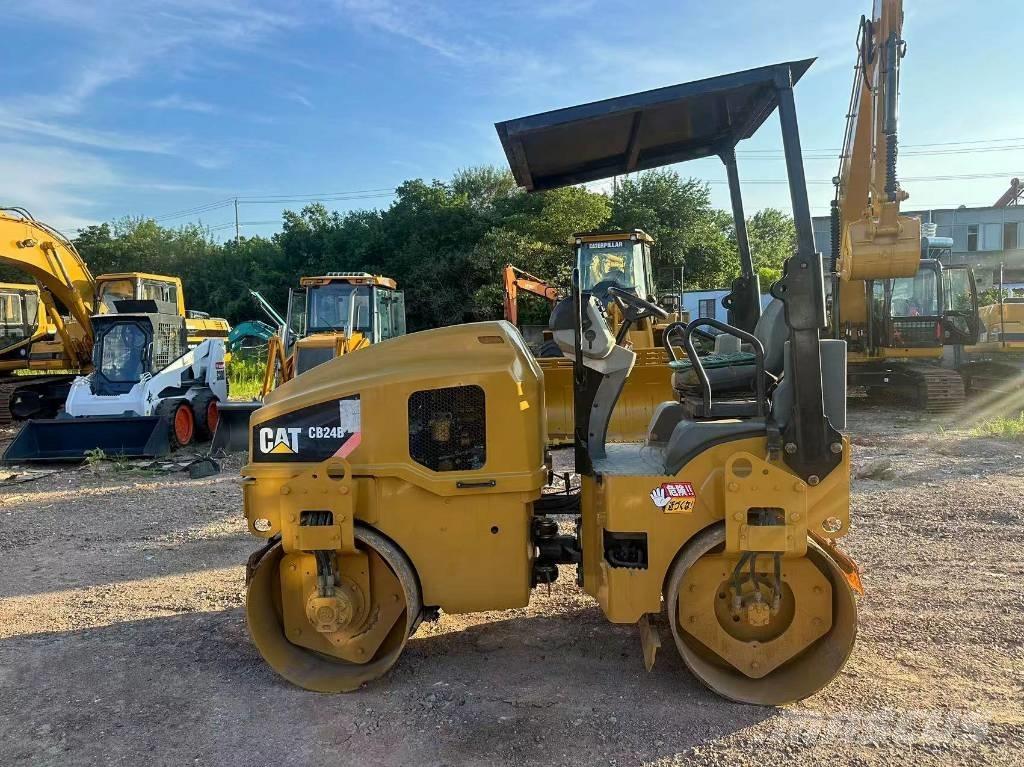 CAT CB 24 B Dvojni valjarji
