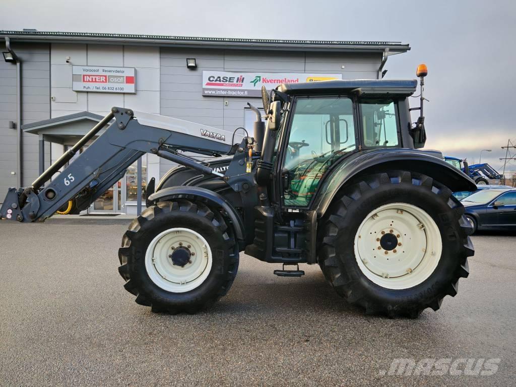 Valtra N 142 Versu Traktorji