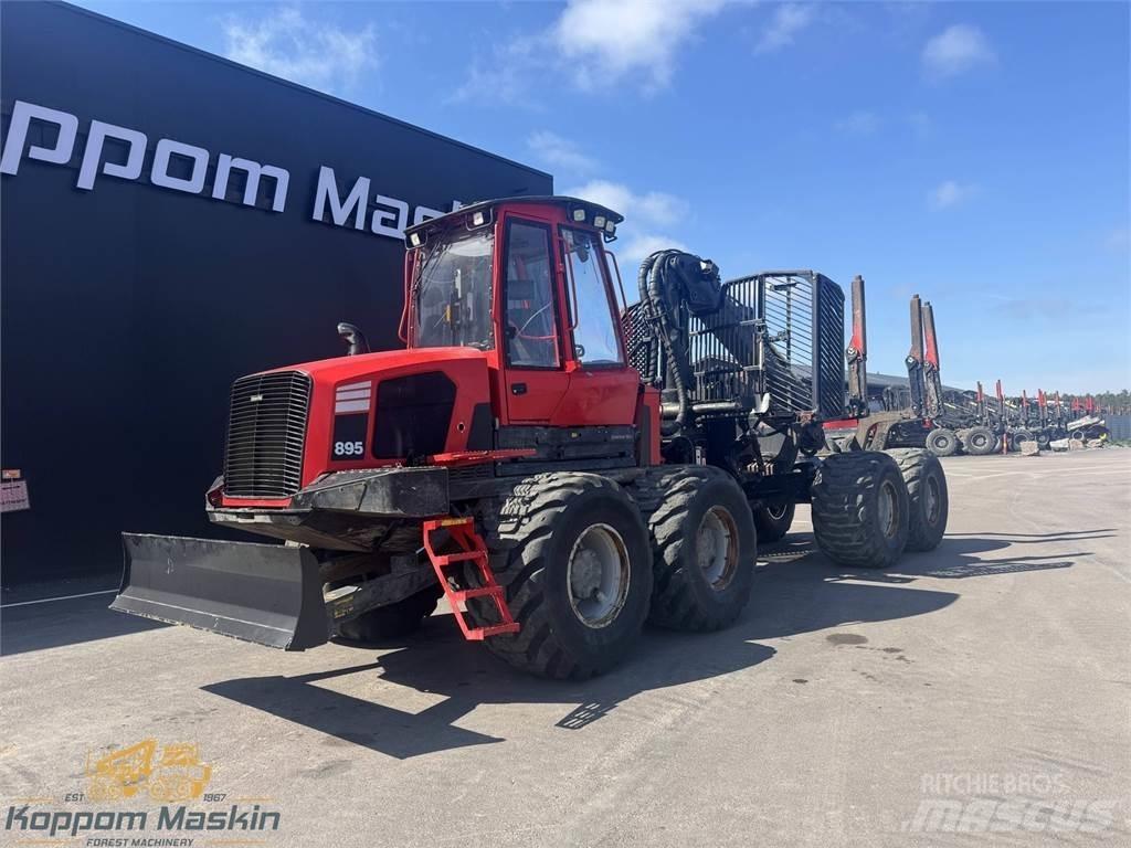 Komatsu 895 Forwarderji