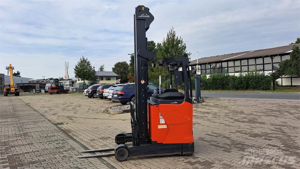 Linde R14 Viličarji s pomičnim teleskopom