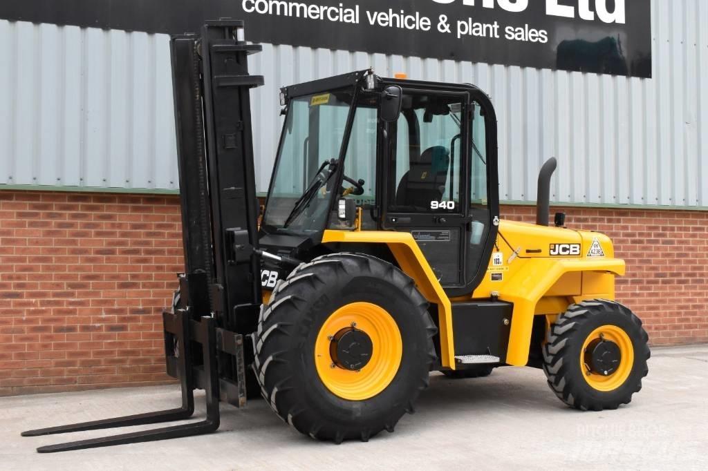 JCB 940 Terenski viličar