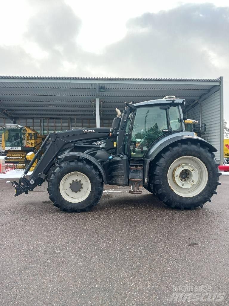 Valtra T 194 Versu Traktorji