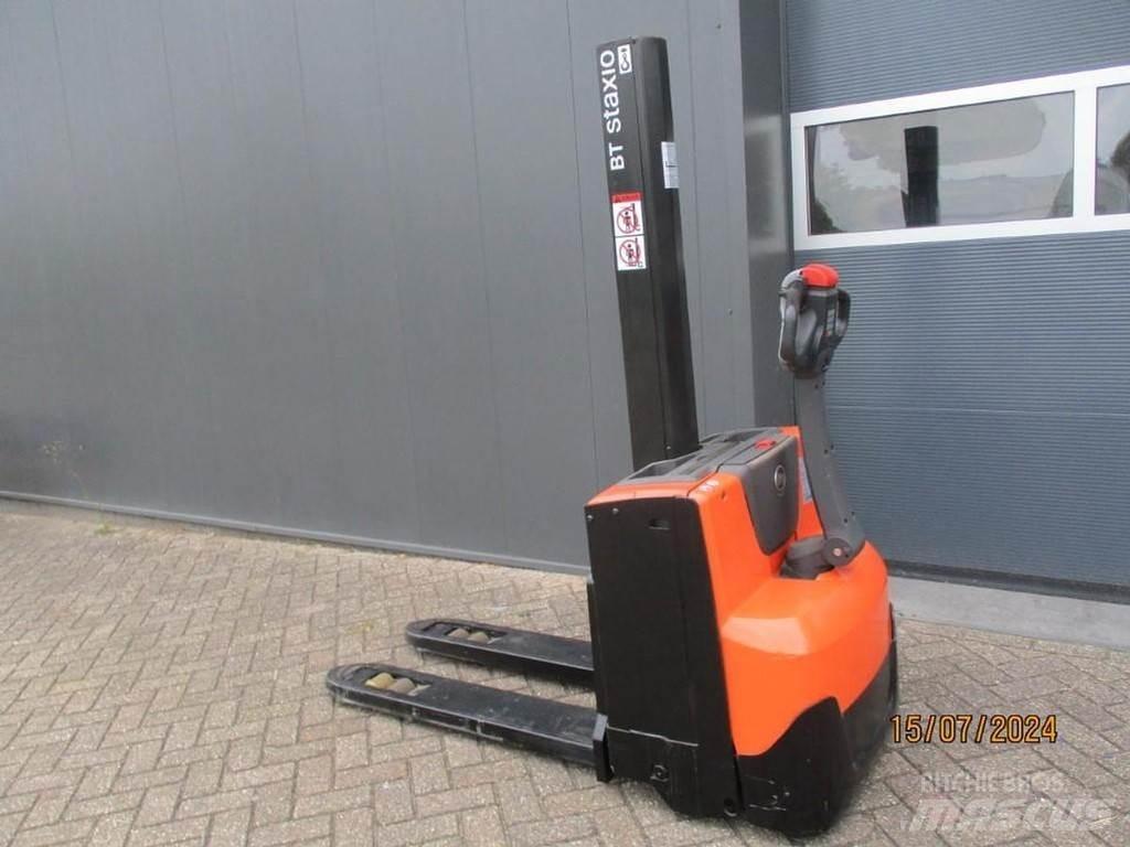 BT SWE 080L Ročni električni viličar