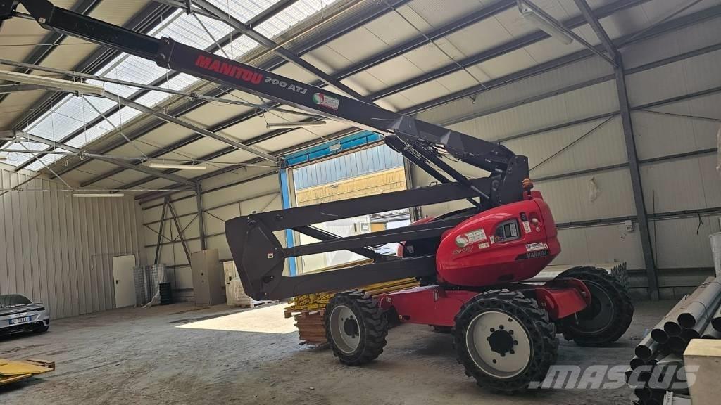 Manitou 200 ATJ Zglobne dvižne ploščadi