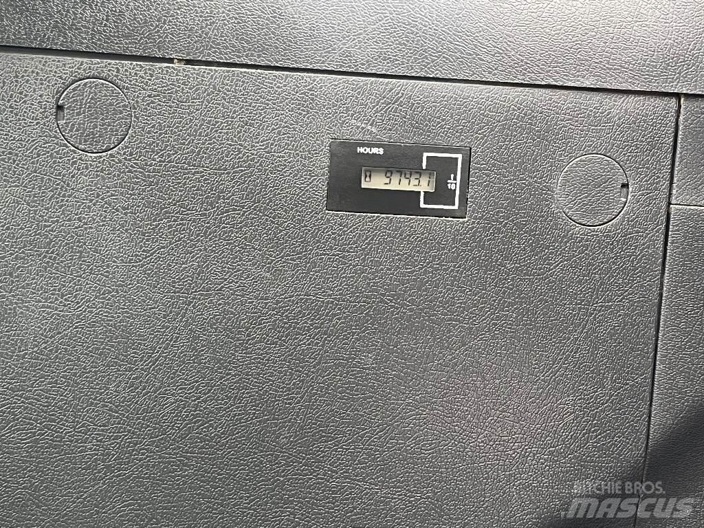 Hyundai HW140 Bagri na kolesih