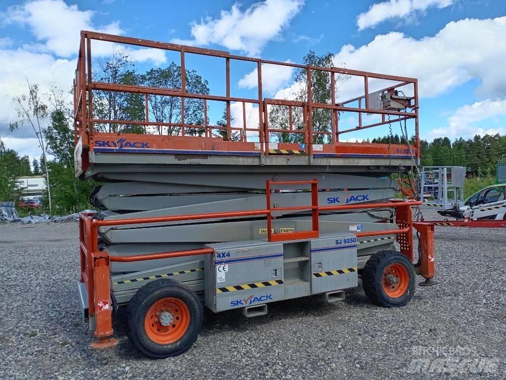SkyJack SJ 9250 Škarjaste dvižne ploščadi
