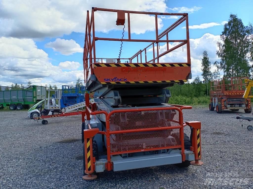 SkyJack SJ 9250 Škarjaste dvižne ploščadi