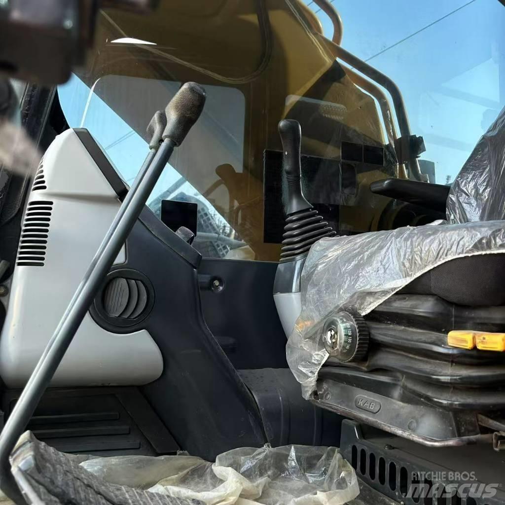 Komatsu 450 Bagri goseničarji