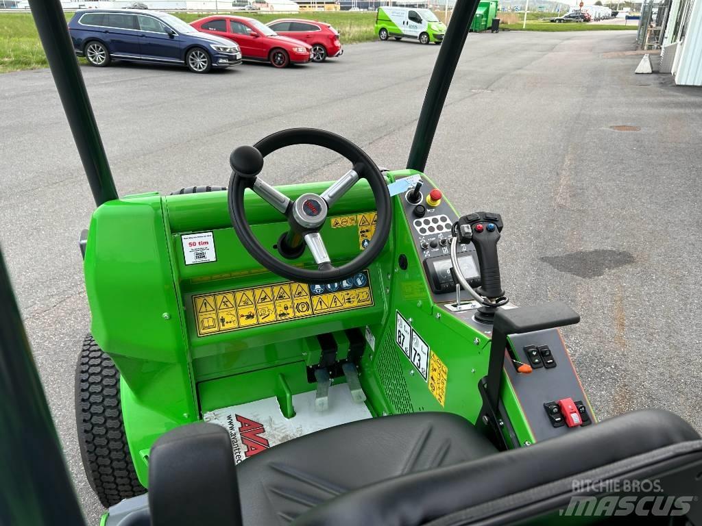 Avant E 527 Skid steer mini nakladalci