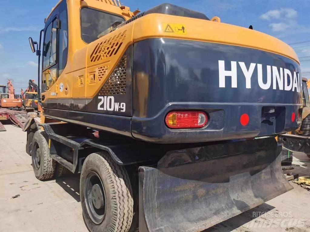 Hyundai R210W-9 Bagri na kolesih