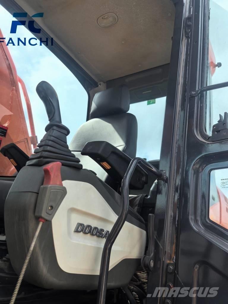 Doosan DX 360 LC Bagri goseničarji