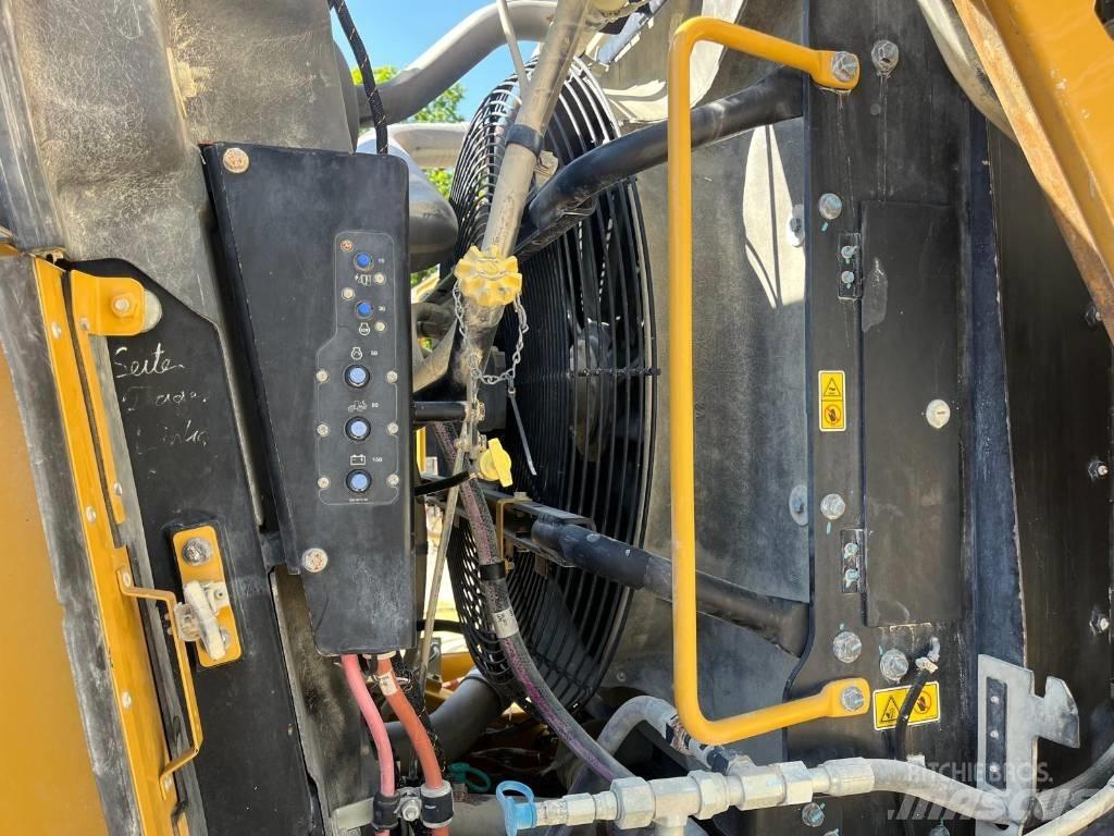 CAT 980 K  q coupler Kolesni nakladalci