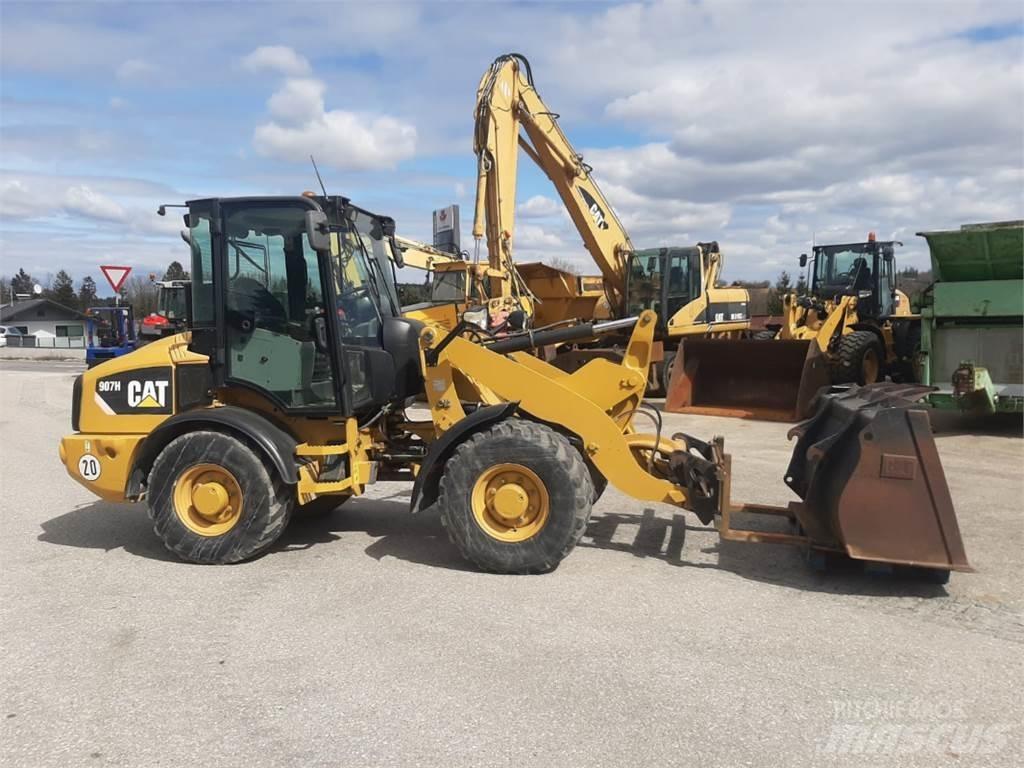 CAT 907H Kolesni nakladalci