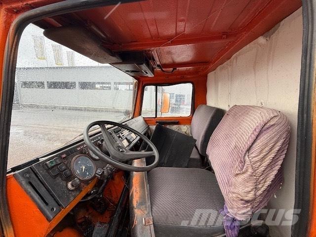 Unimog 424 USED CAB Kabine in notranjost