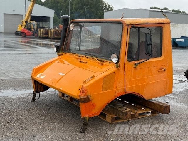 Unimog 424 USED CAB Kabine in notranjost