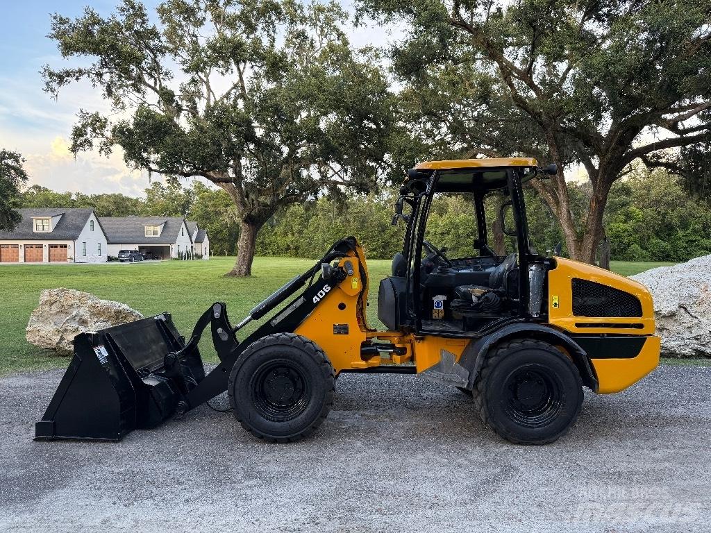 JCB 407 Kolesni nakladalci