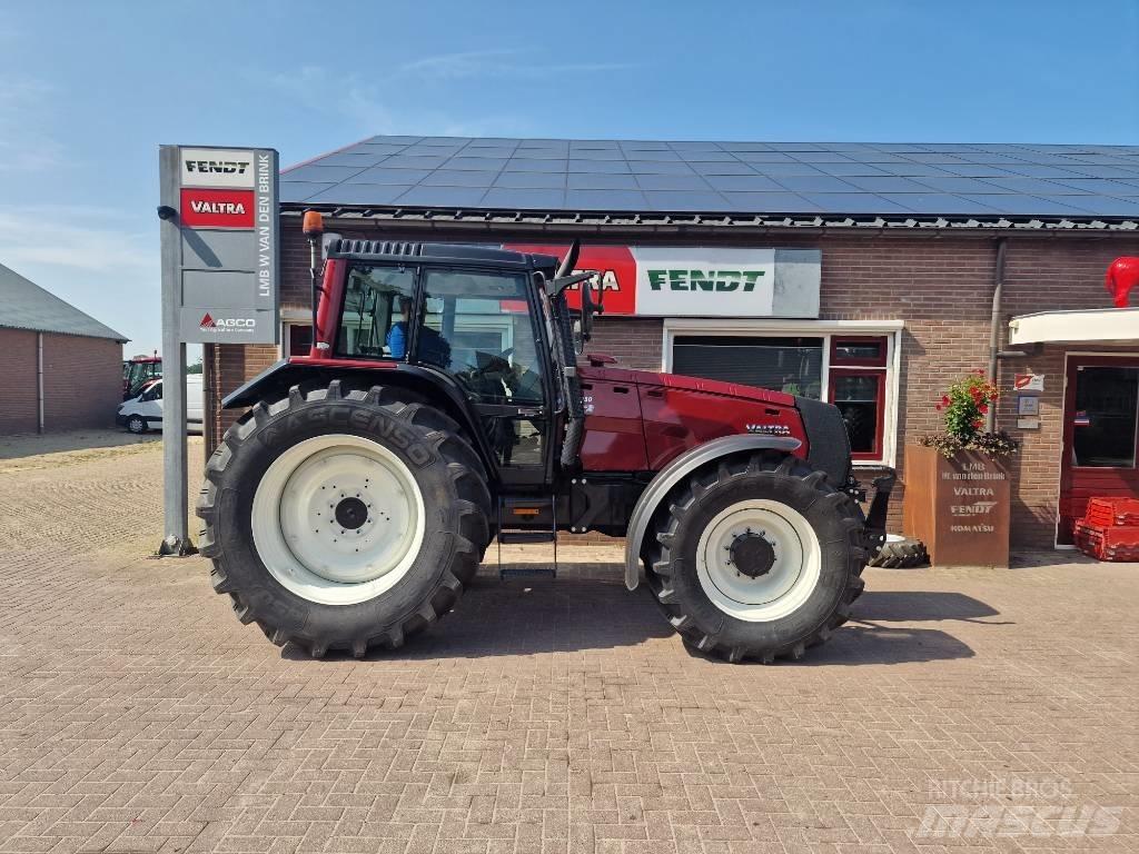 Valtra 8950 Traktorji
