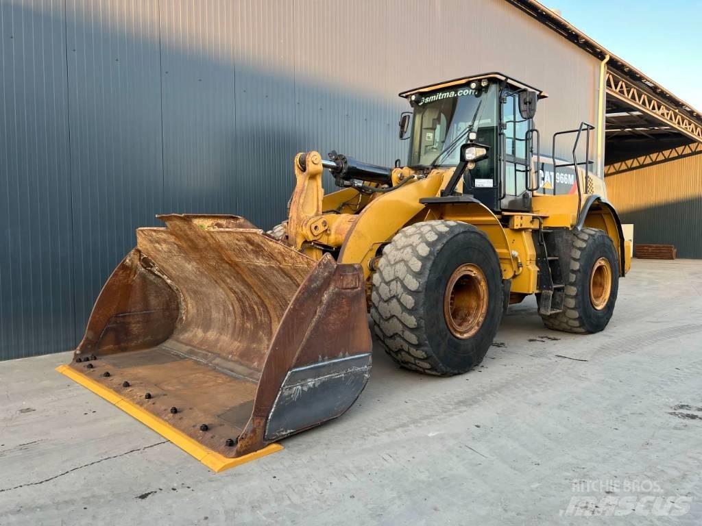 CAT 966M Kolesni nakladalci