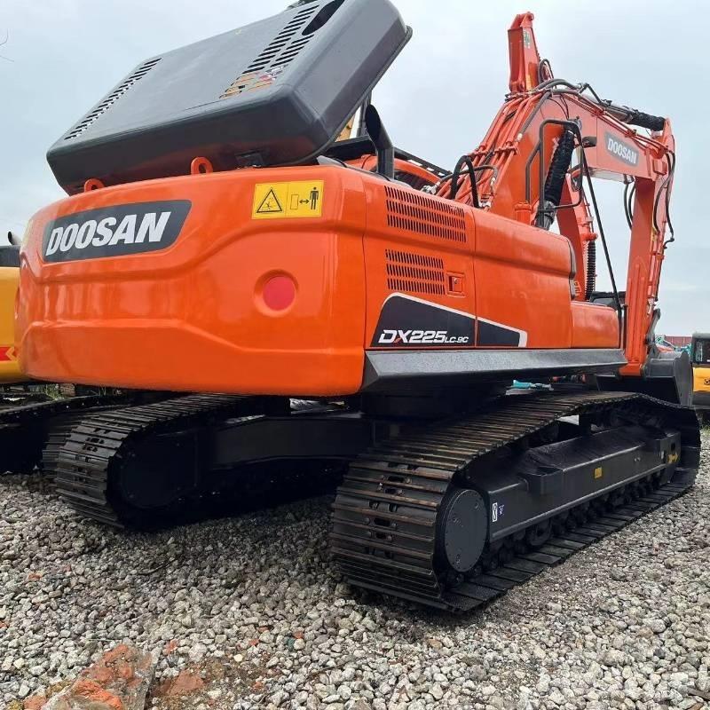 Doosan DX 225 Bagri goseničarji