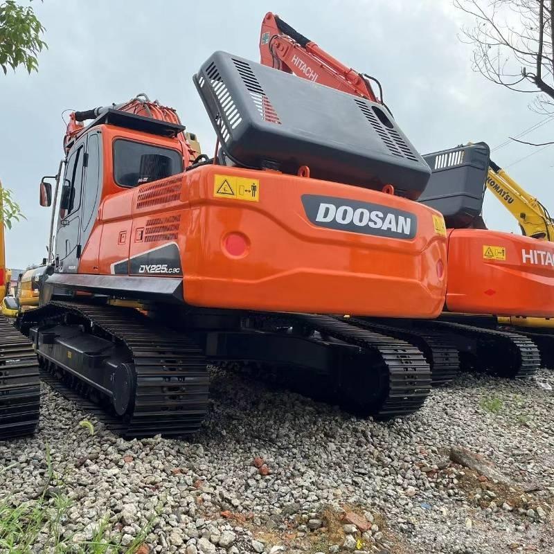 Doosan DX 225 Bagri goseničarji