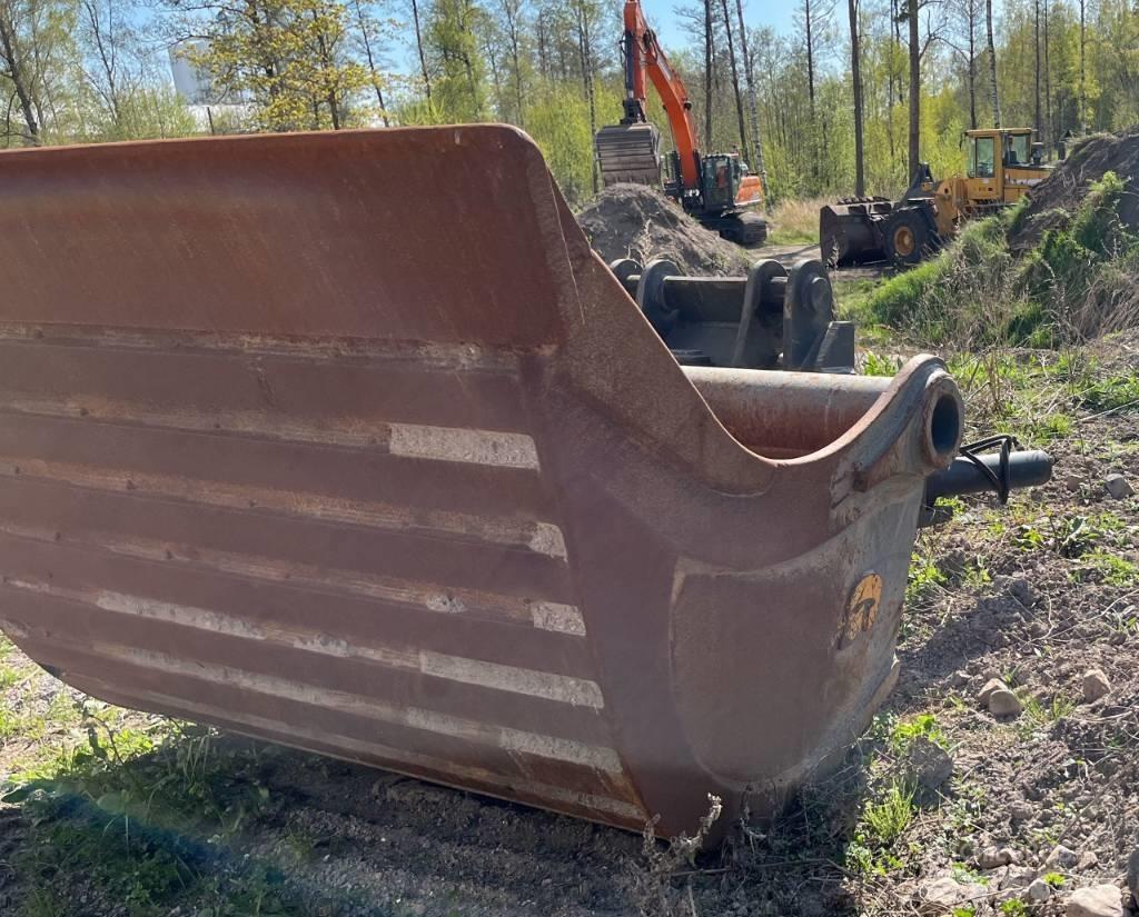 Doosan DX 420 LC Bagri goseničarji