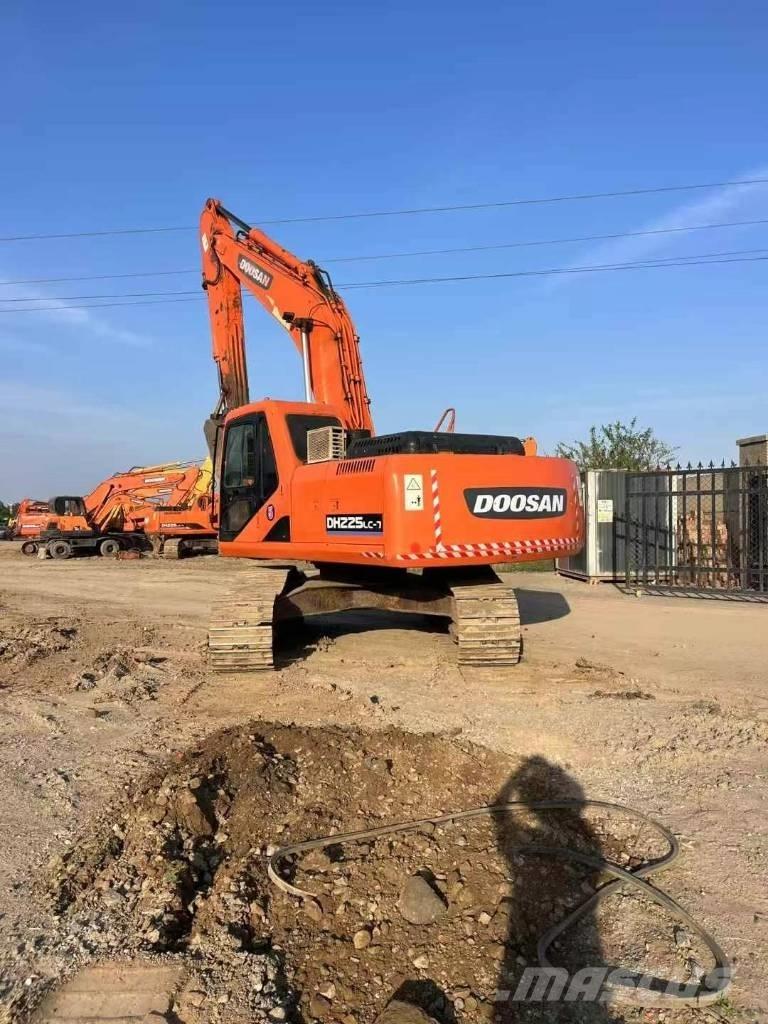 Doosan DH 225 LC-9 Bagri goseničarji