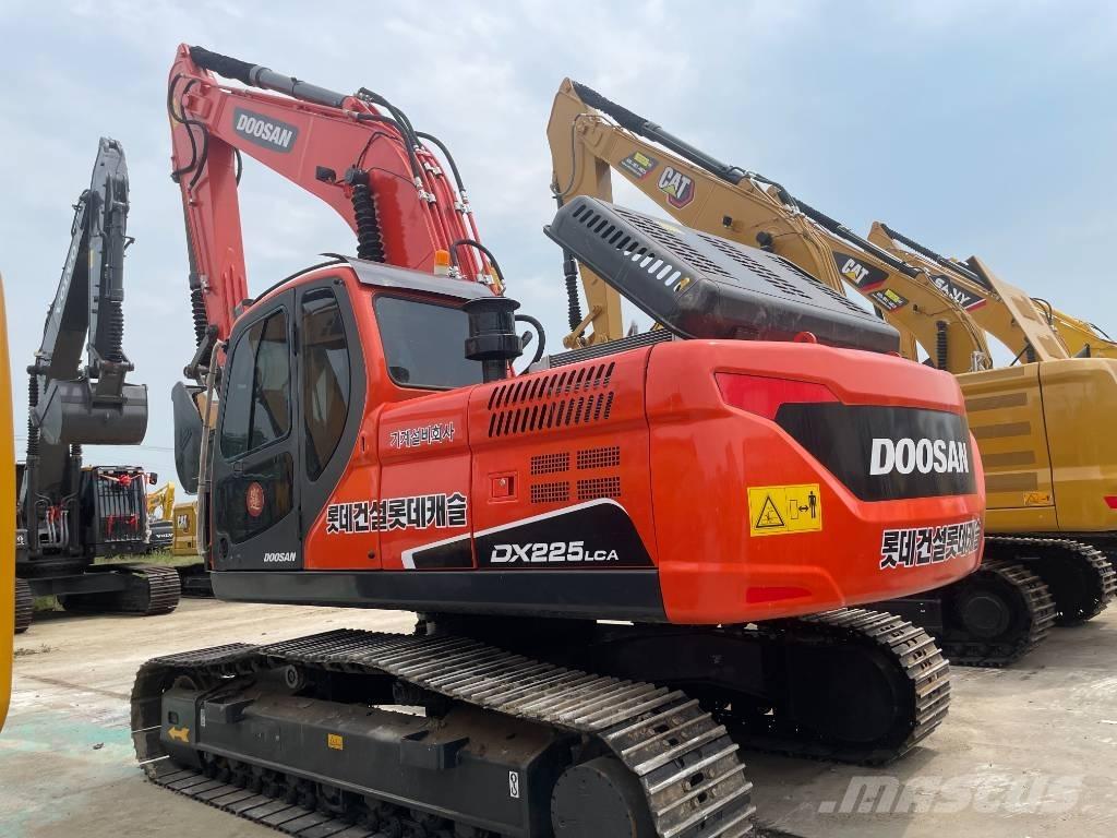 Doosan DX 225 LCA Bagri goseničarji
