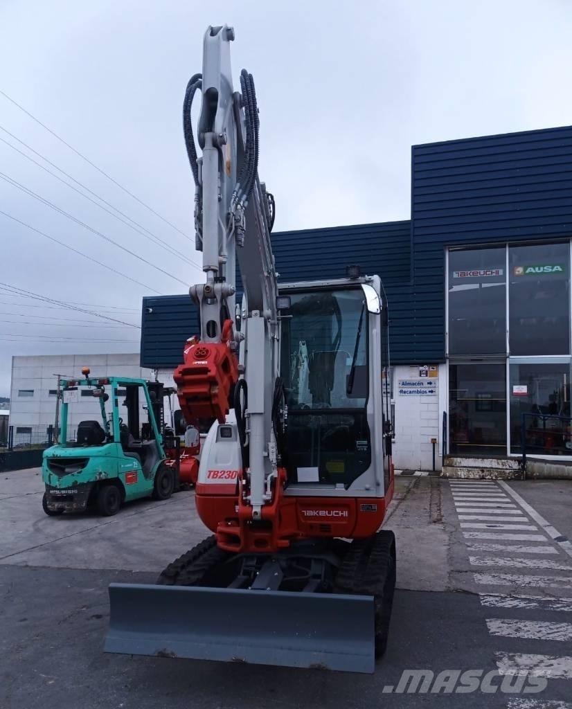 Takeuchi TB 230 Mini bagri <7t