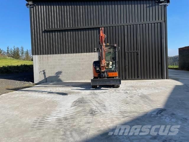 Hitachi u 33 Mini bagri <7t