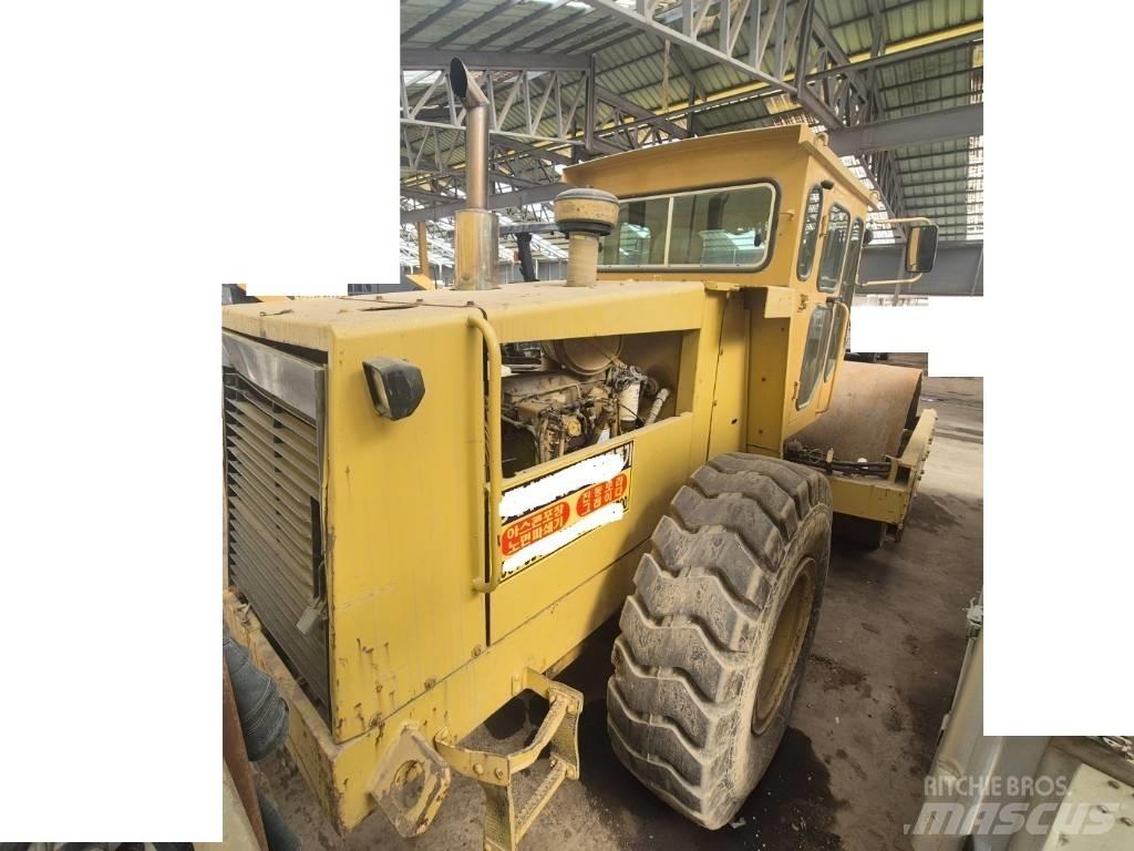 CAT CS 563 Dvojni valjarji