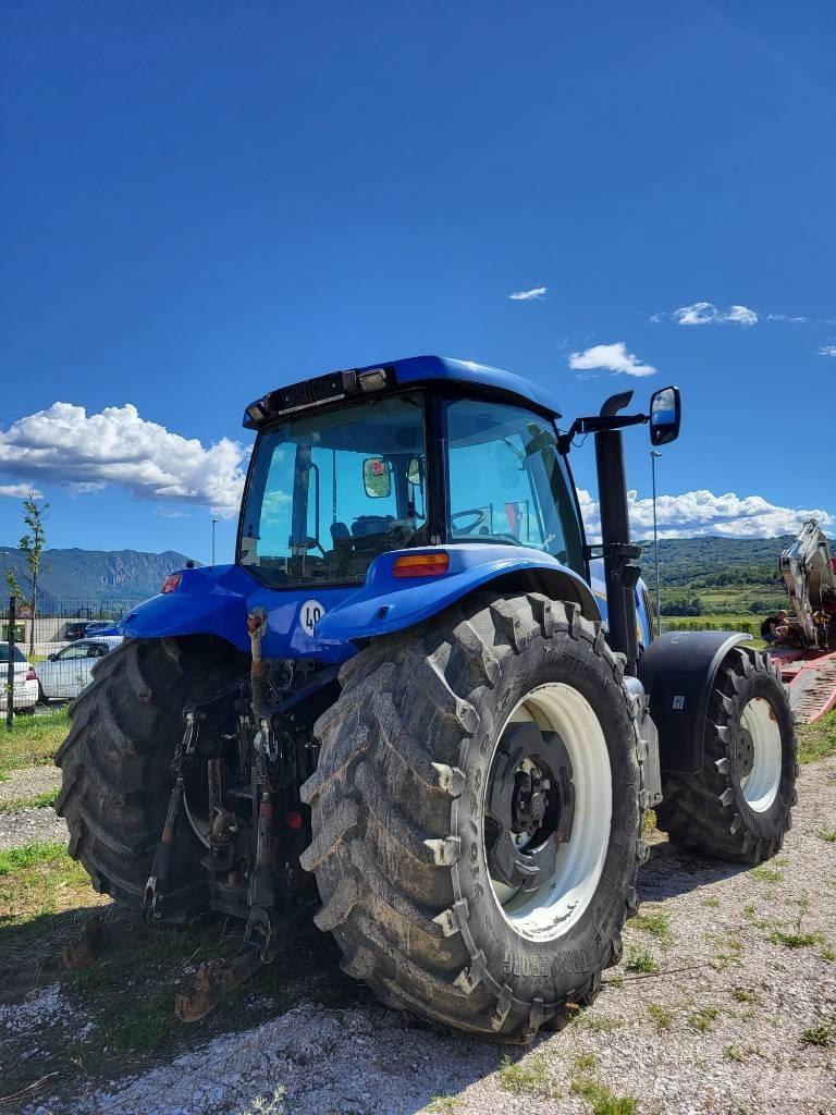 New Holland TG 285 Traktorji